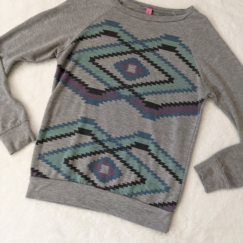 Retro doll tribal pattern long sleeve sweater, size small